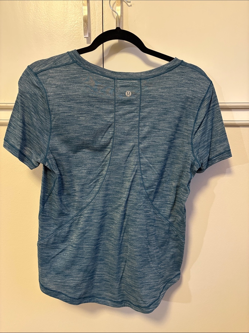 lululemon athletica Women’s Heathered Blue Short Sleeve Tee
